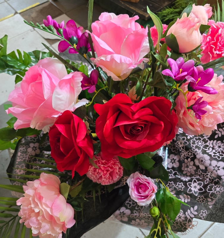 Silk flower bouquet