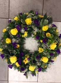 Lilac and yellow open wreath