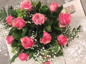 12 Pink rose bouquet